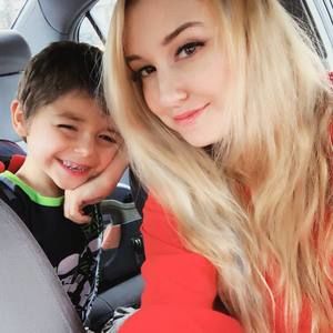 Meet your Posher, Amber